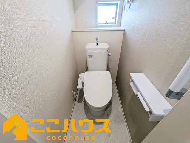 南城市玉城前川　新築戸建て　全2棟　1号棟のトイレ|高機能トイレ
