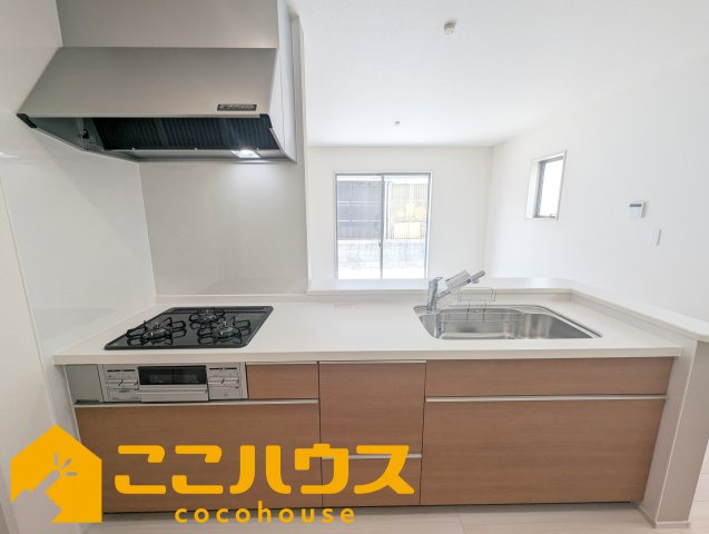 南城市玉城前川　新築戸建て　全2棟　1号棟のキッチン|家事のしやすいシステムキッチン
