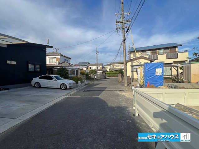 【本日ご案内可能】愛知郡東郷町和合牛廻間　全1棟の前面道路含む現地写真|事前予約にて現地ご見学いただけます！お気軽にお問い合わせください♪
■株式会社　セキュアハウス■
住宅ローンに強く、知識、経験豊富なスタッフ在籍
お客様に寄り添い、ご成約後もサポート致します。　　　　