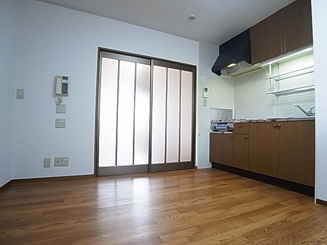 神戸市長田区駒ケ林町５丁目のアパートの居間・リビング|リビング