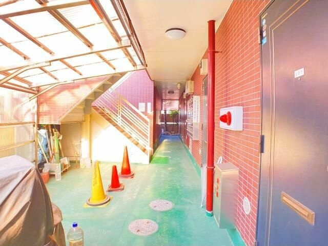 パレドゥユーの玄関