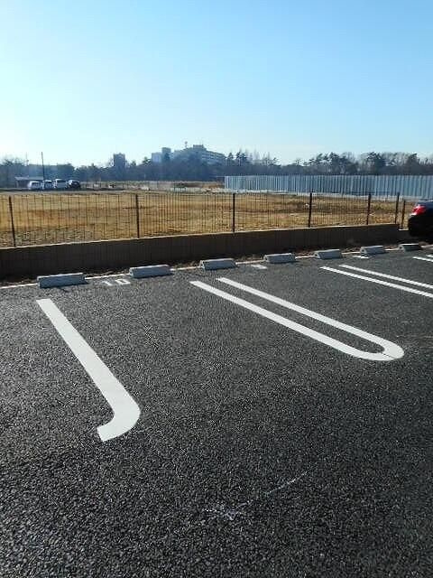 ブライト　セゾンの駐車場