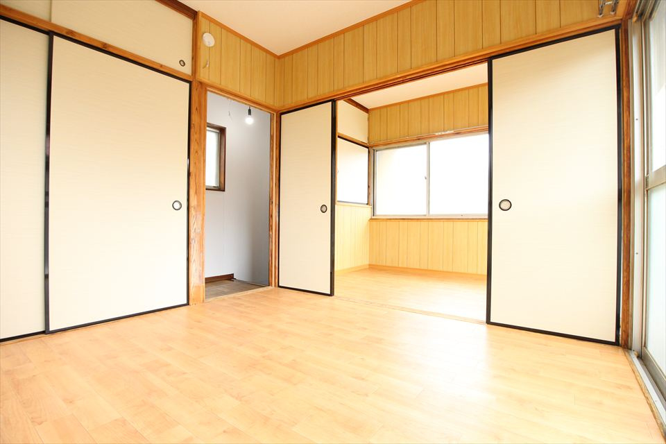 内田３丁目貸家の洋室