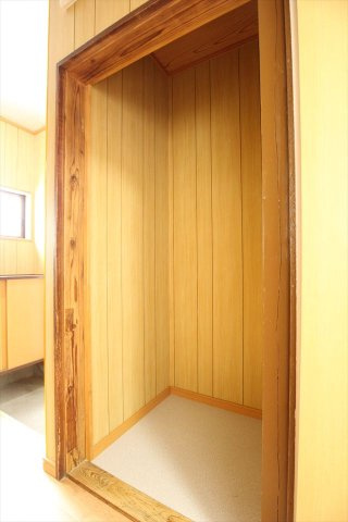 内田３丁目貸家の収納