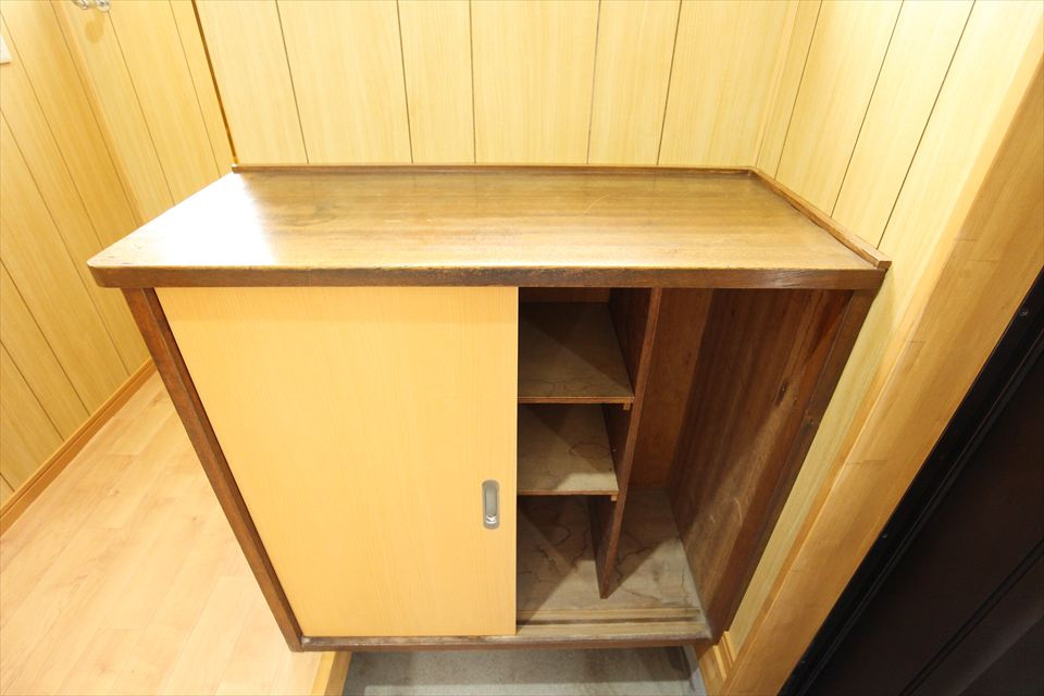 内田３丁目貸家の収納