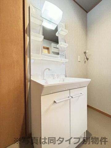 篠原コーポラス２の独立洗面台