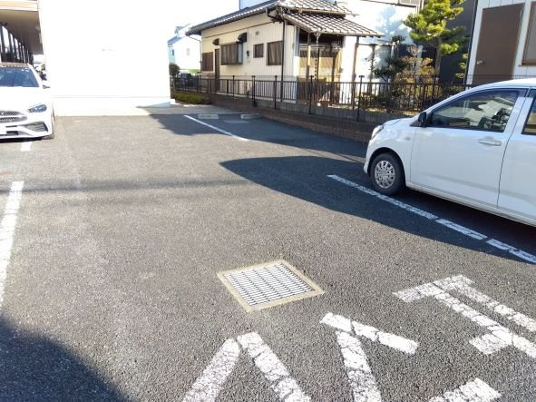 レオパレスラーナのその他