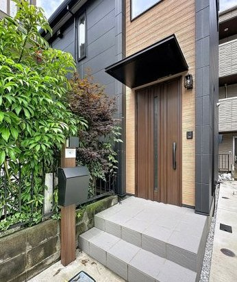 鵜の木12516戸建 のエントランス