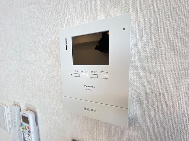 シャルールの内装|カメラ付インターホン