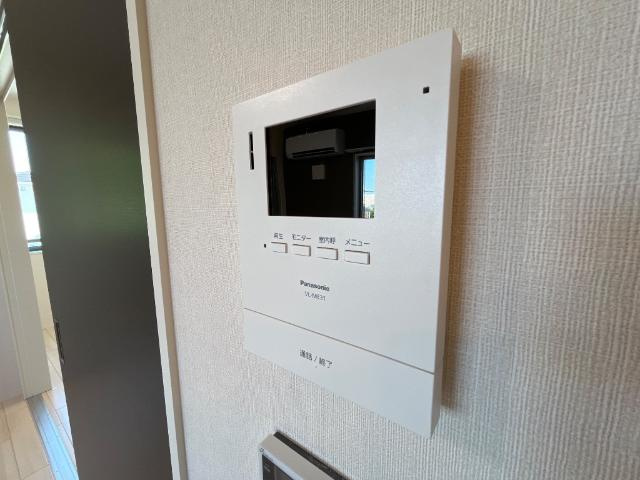 シャルールの内装|カメラ付インターホン