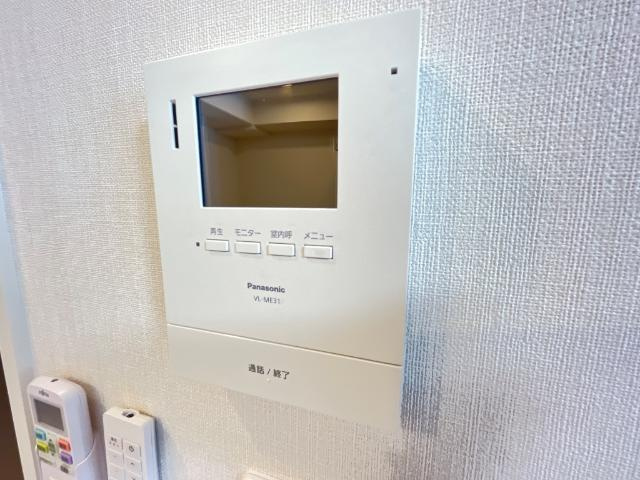 シャルールの内装|カメラ付インターホン