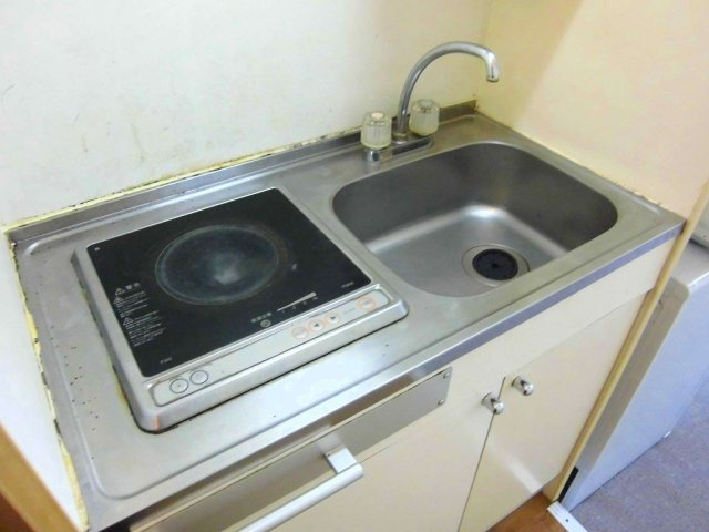 レオパレスＴＡＭＵＲＡ９８のキッチン