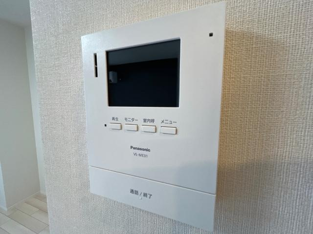 シャルールの内装|カメラ付インターホン