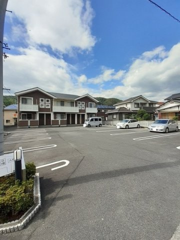 プラティークＡの駐車場
