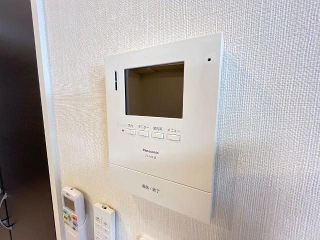 シャルールの内装|カメラ付インターホン
