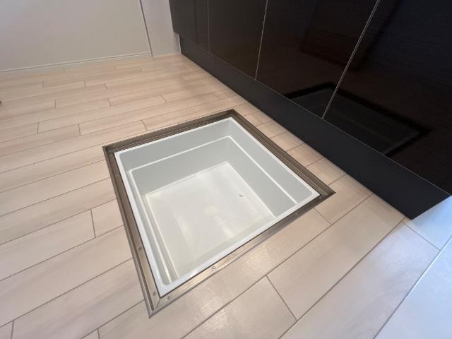 シャルールのキッチン|床下収納