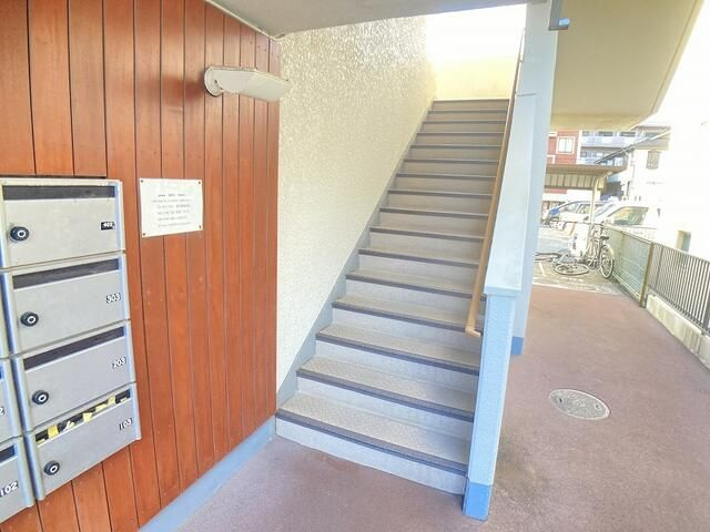 ライヴス行徳のエントランス