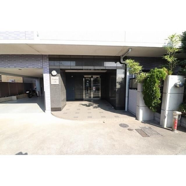 コンフォール山嘉のエントランス
