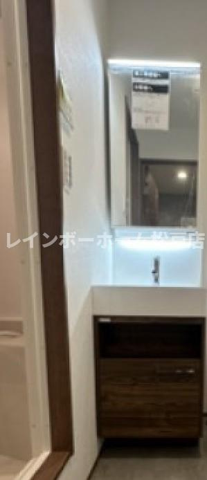 エテルノヴァローレ草加Ⅱの洗面所|広い洗面スペース