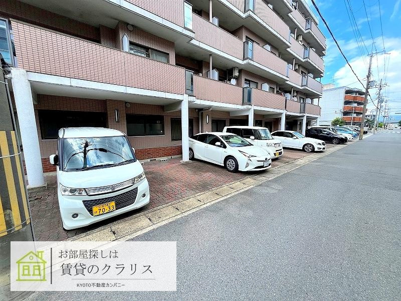 セント・ルークスの駐車場