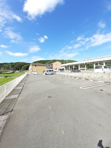 カーサ・エテルノの駐車場