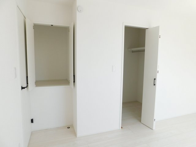 海部郡大治町大字堀之内字郷中の新築一戸建の収納|◇大容量ウォークインクローゼット◇　　大きな荷物もしっかり収納できます！　