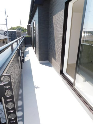 海部郡大治町大字堀之内字郷中の新築一戸建のバルコニー|◇バルコニー◇　　２階全居室に面したワイドバルコニー♪　陽当り良好！