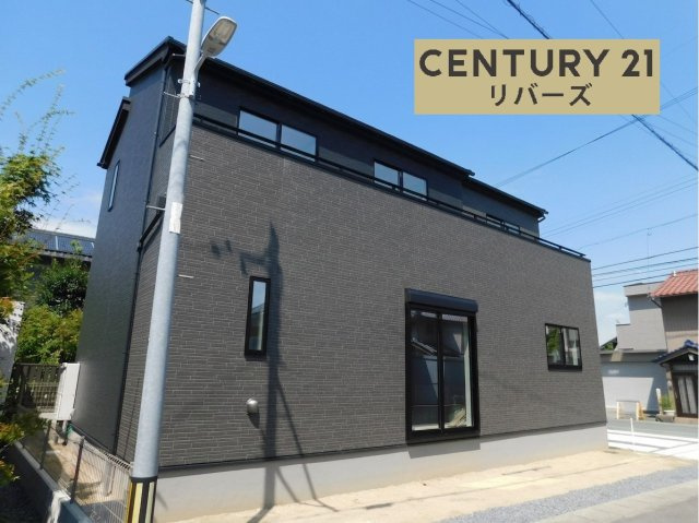 海部郡大治町大字堀之内字郷中の新築一戸建の外観|☆太陽光パネル搭載☆　　いつでもご案内出来ます♪（お問合せ当日、平日、水曜、夜間もＯＫ）　長期優良住宅♪　南東角地！　駐車並列３台ＯＫ　全居室南向き　小学校徒歩５分♪　スーパー徒歩２分♪　住環境良好！