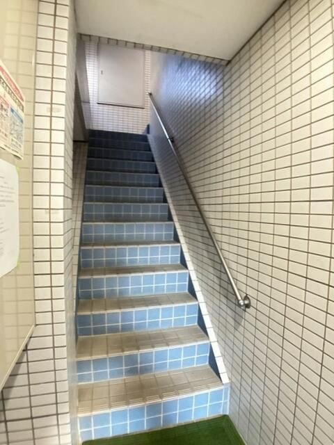 永和第二ビルの玄関