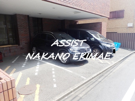 ハイツスモルカの駐車場