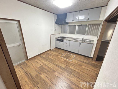 【居間・リビング】 | 岸和田3丁目戸建賃貸