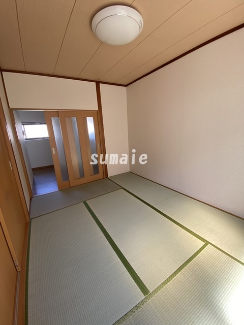 ハイツマコトAの和室