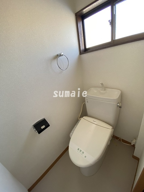 ハイツマコトAのトイレ|トイレは温水洗浄付
