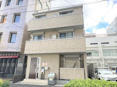 Three Arrows 関内