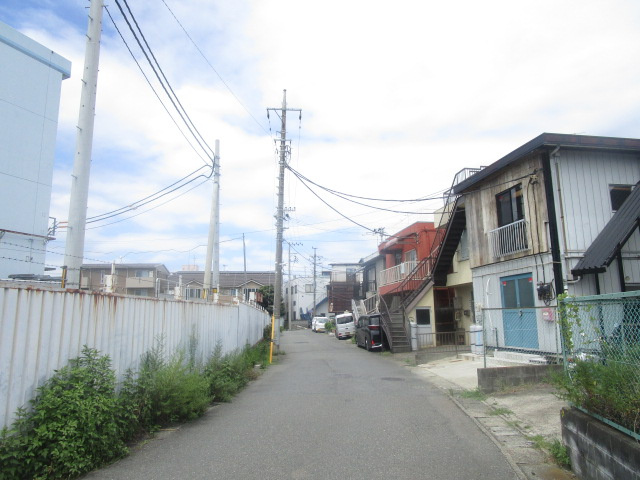 川崎市高津区下野毛３丁目の倉庫の周辺