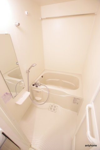 ファーストフィオーレ福島野田2　仲介手数料無料の浴室