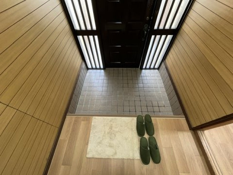 茱萸木７丁目貸家の玄関