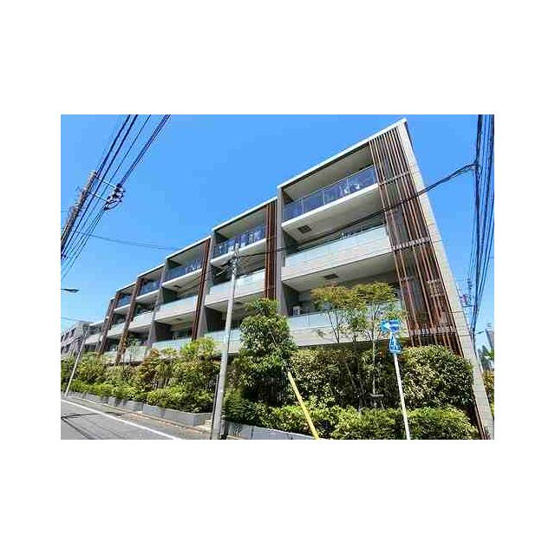【外観】 | ライオンズ練馬レジデンス | 鉄筋コンクリート造のがっちりとした建物。
