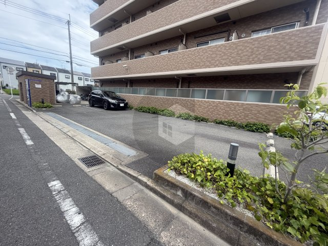 アーバンリブの駐車場