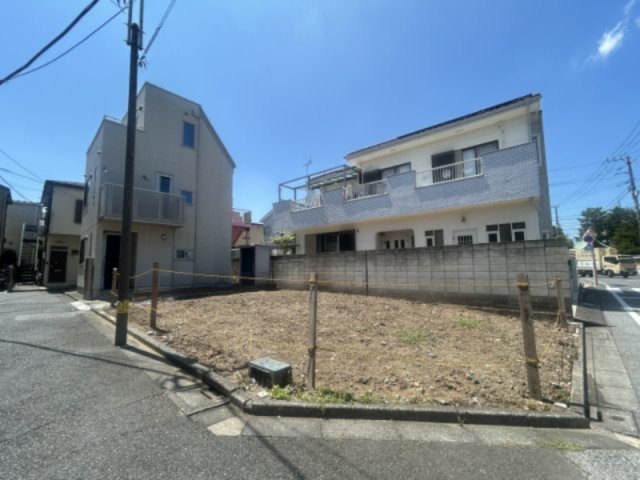 葛飾区東新小岩4丁目 条件無し売地の外観|角地ならではの開放感が、家族の毎日に心地よいゆとりを届けます。