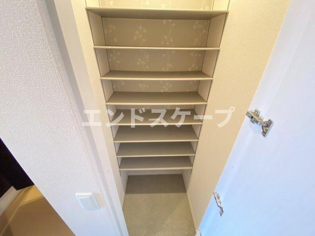 オペラハウス上大島　Ｃの収納|高崎、前橋、伊勢崎エリアのお部屋探しはエンドスケープまで！お客様の理想お聞かせ下さい♪
設備、クロスの色が異なる場合があります。