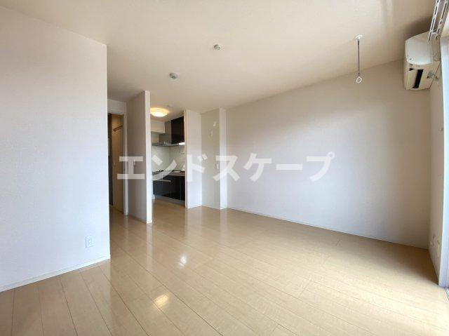 オペラハウス上大島　Ｃの居間・リビング|高崎、前橋、伊勢崎エリアのお部屋探しはエンドスケープまで！お客様の理想お聞かせ下さい♪
設備、クロスの色が異なる場合があります。