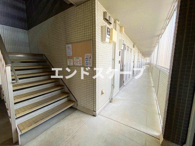 オペラハウス上大島　Ｃのロビー|高崎、前橋、伊勢崎エリアのお部屋探しはエンドスケープまで！お客様の理想お聞かせ下さい♪
設備、クロスの色が異なる場合があります。