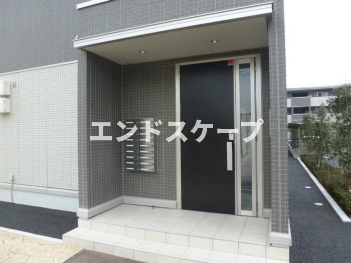 オペラハウス上大島　Ｃのエントランス|高崎、前橋、伊勢崎エリアのお部屋探しはエンドスケープまで！お客様の理想お聞かせ下さい♪
設備、クロスの色が異なる場合があります。