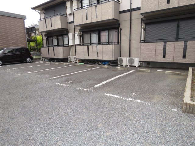 プリムヴェールＡの駐車場