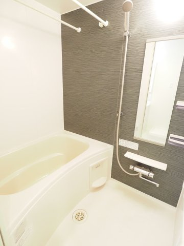 【浴室】 | La Vita Felice | ※同物件の別部屋参考写真です。　