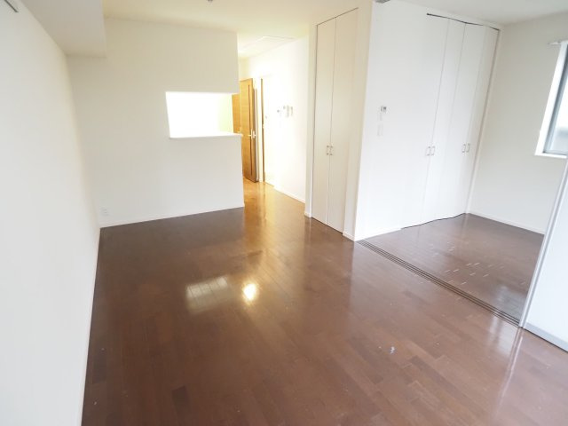【居間・リビング】 | La Vita Felice | ※同物件の別部屋参考写真です。　