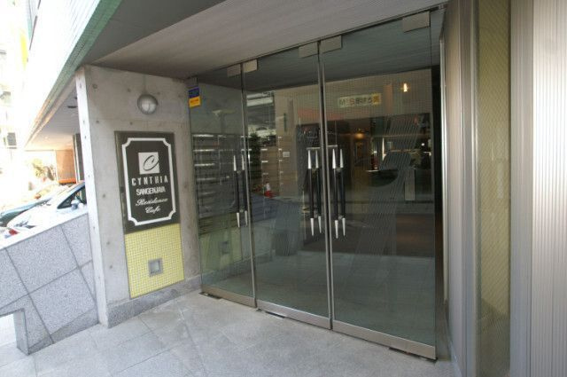 シンシア三軒茶屋　Ｒｅｓｉｄｅｎｃｅ　Ｃａｆｅのエントランス