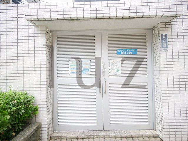 センプレフェリーチェのエントランス