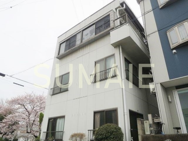 パークサイドＲの外観|3階建て鉄骨造マンションです☆